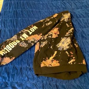 I'm selling a sweater